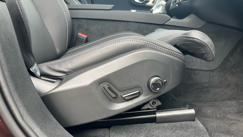 Volvo XC90 2.0 T8 PHEV Ultra Dark 5dr AWD Geartronic Estate